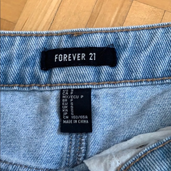 Mini jeans skirt - Picture 3 of 3